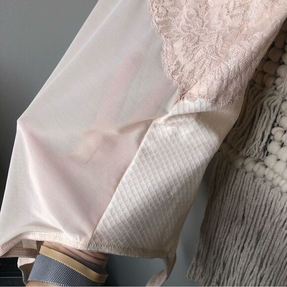 Maidenform Shapewear Bodysuit  - Picture 6 of 9